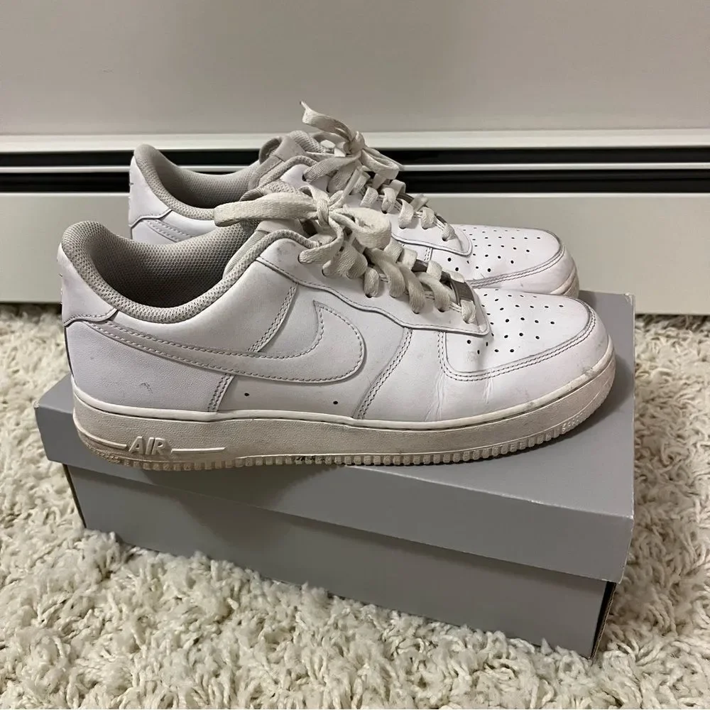Men’s Nike Air Force 1 Sneakers - Picture 1 of 8